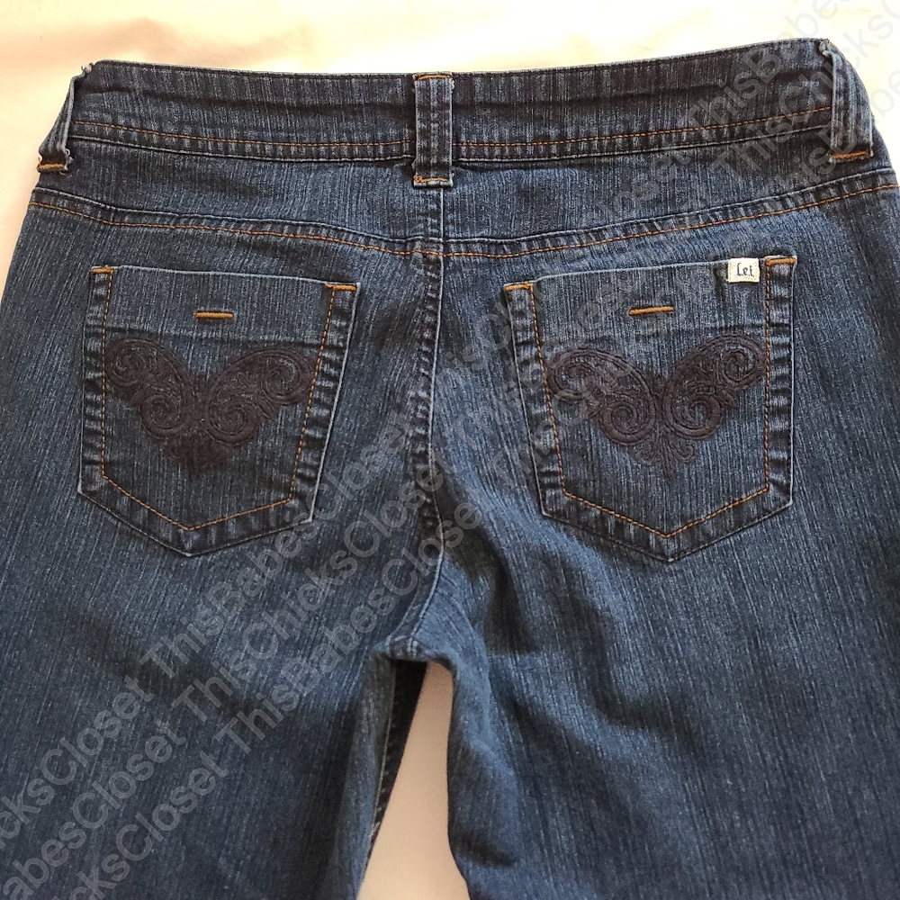 ❤️EUC L.E.I. Dark Blue Wash Ashley Trouble Butterfly Embroidered Bootcut Jean 11